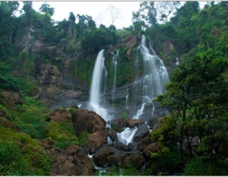 Dikrutpi Waterfall