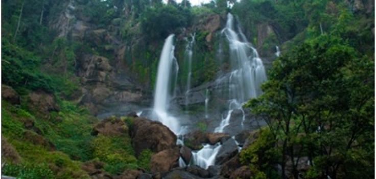 Dikrutpi Waterfall